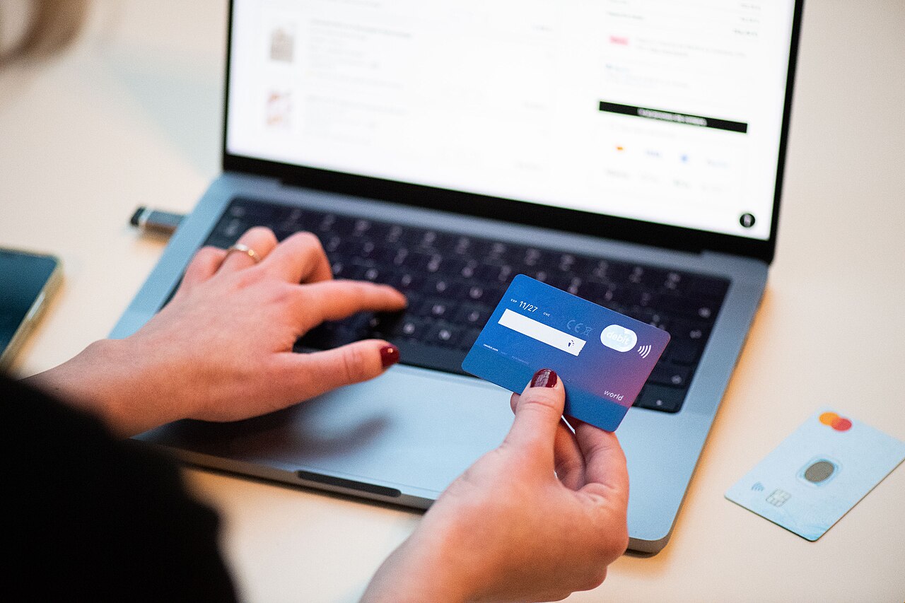 AI Shopping Traffic to Jump 130% This Holiday, Adobe Says