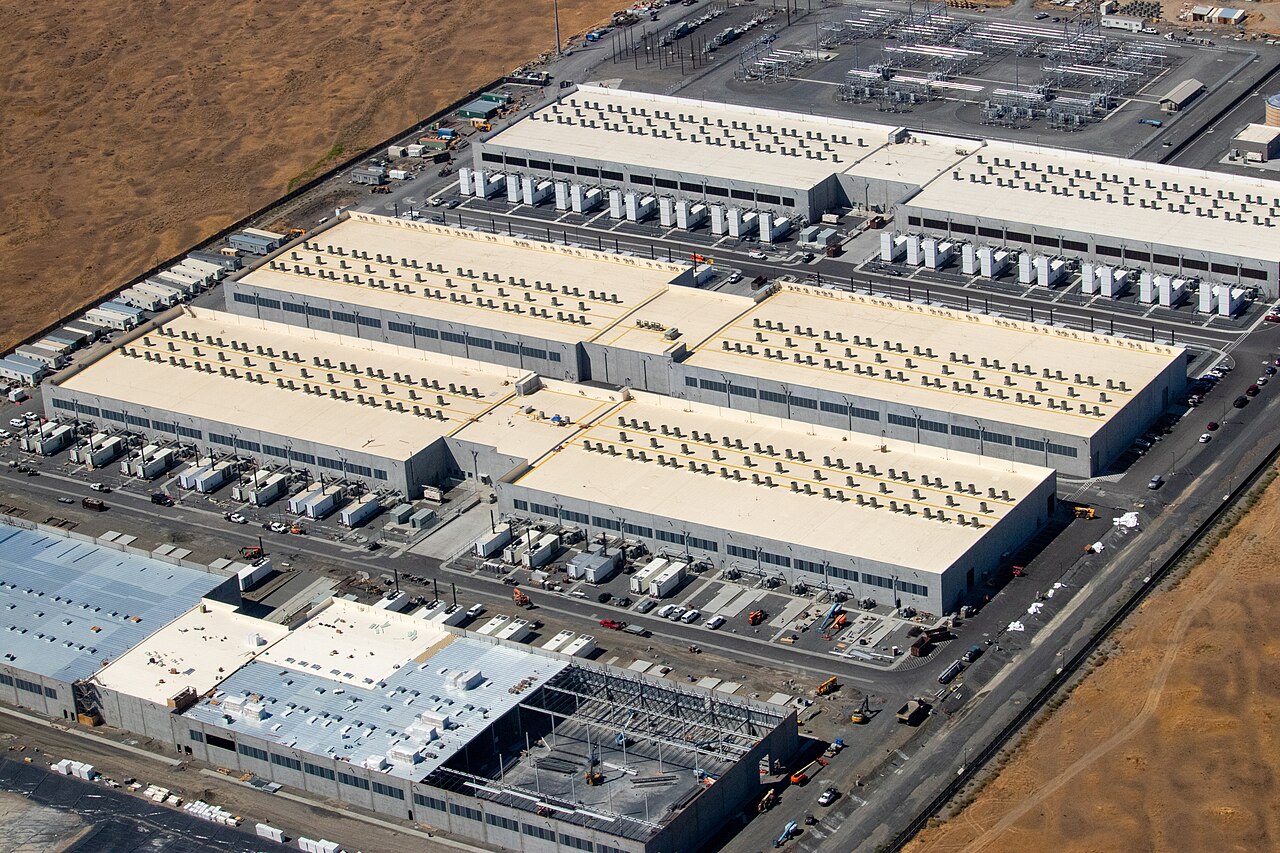 Amazon Ends Data Center NDAs, Pledges $1B Built Together