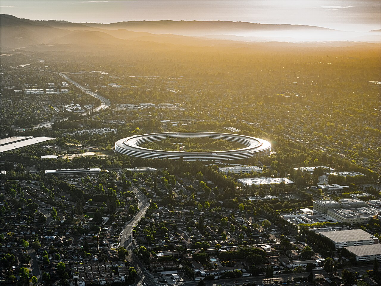 iPhone Duo: Apple's A20 Pro and Its On-Device AI Bet (2026)
