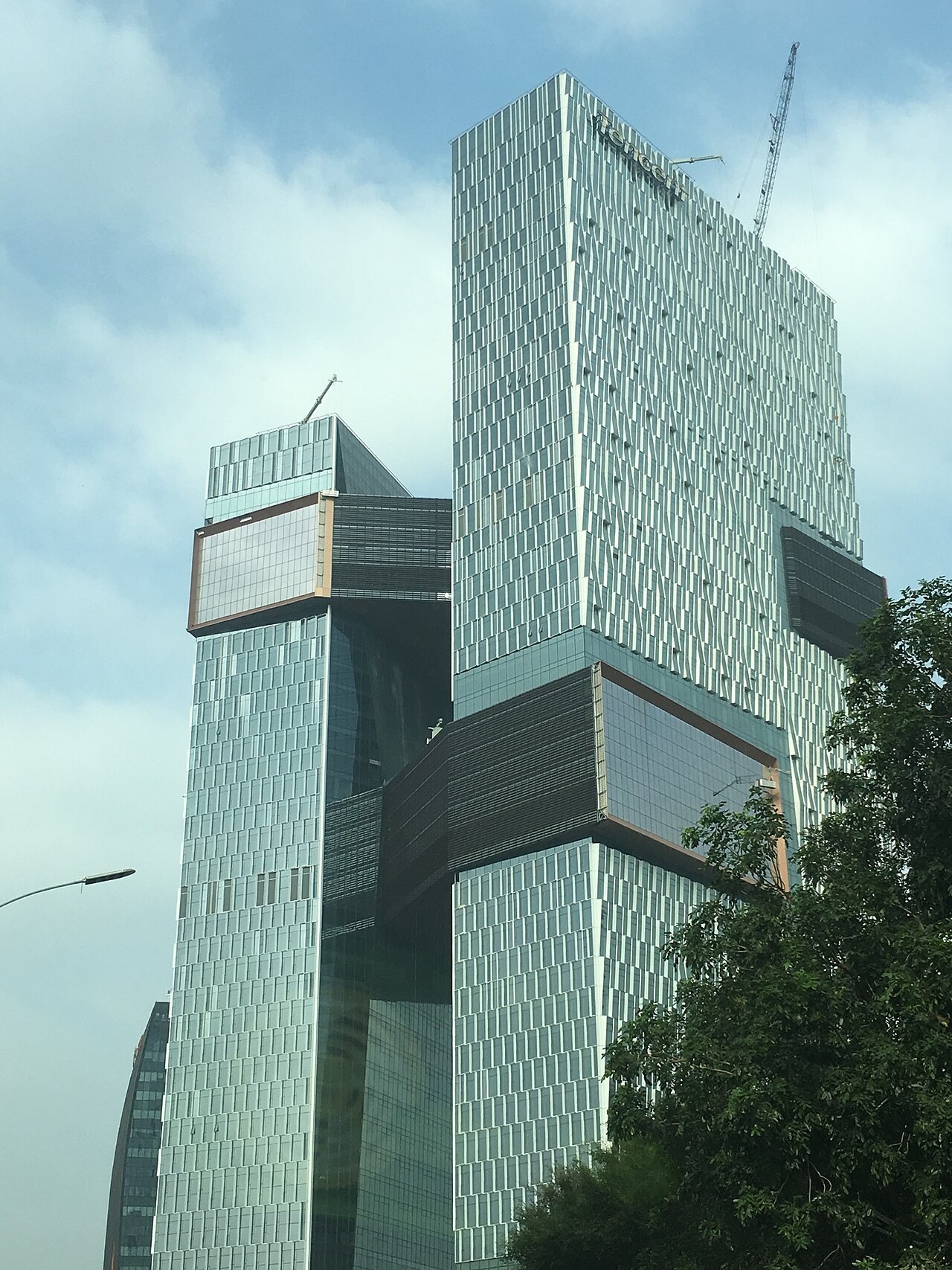 Chinese AI Agent Fleet on Tencent Cloud Queries Amap Maps