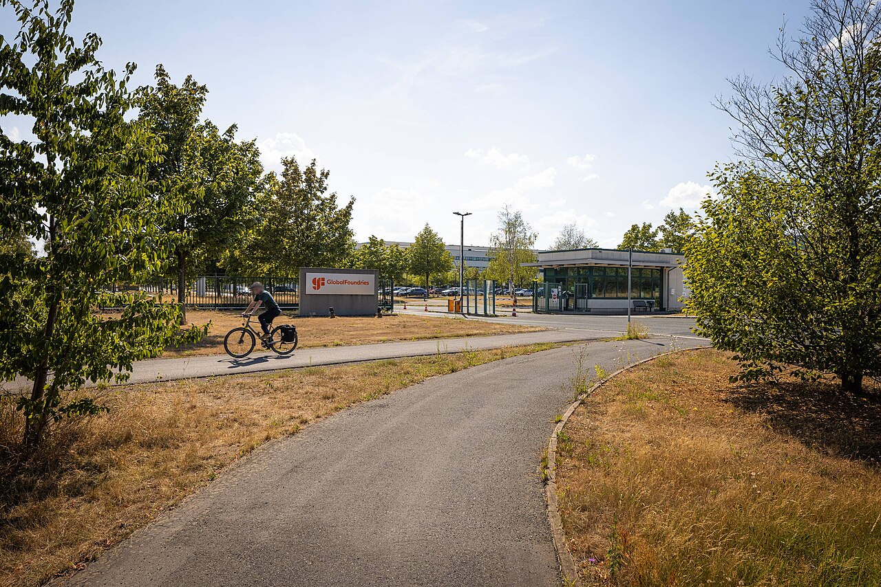 GlobalFoundries entrance sign and gatehouse at the Dresden site