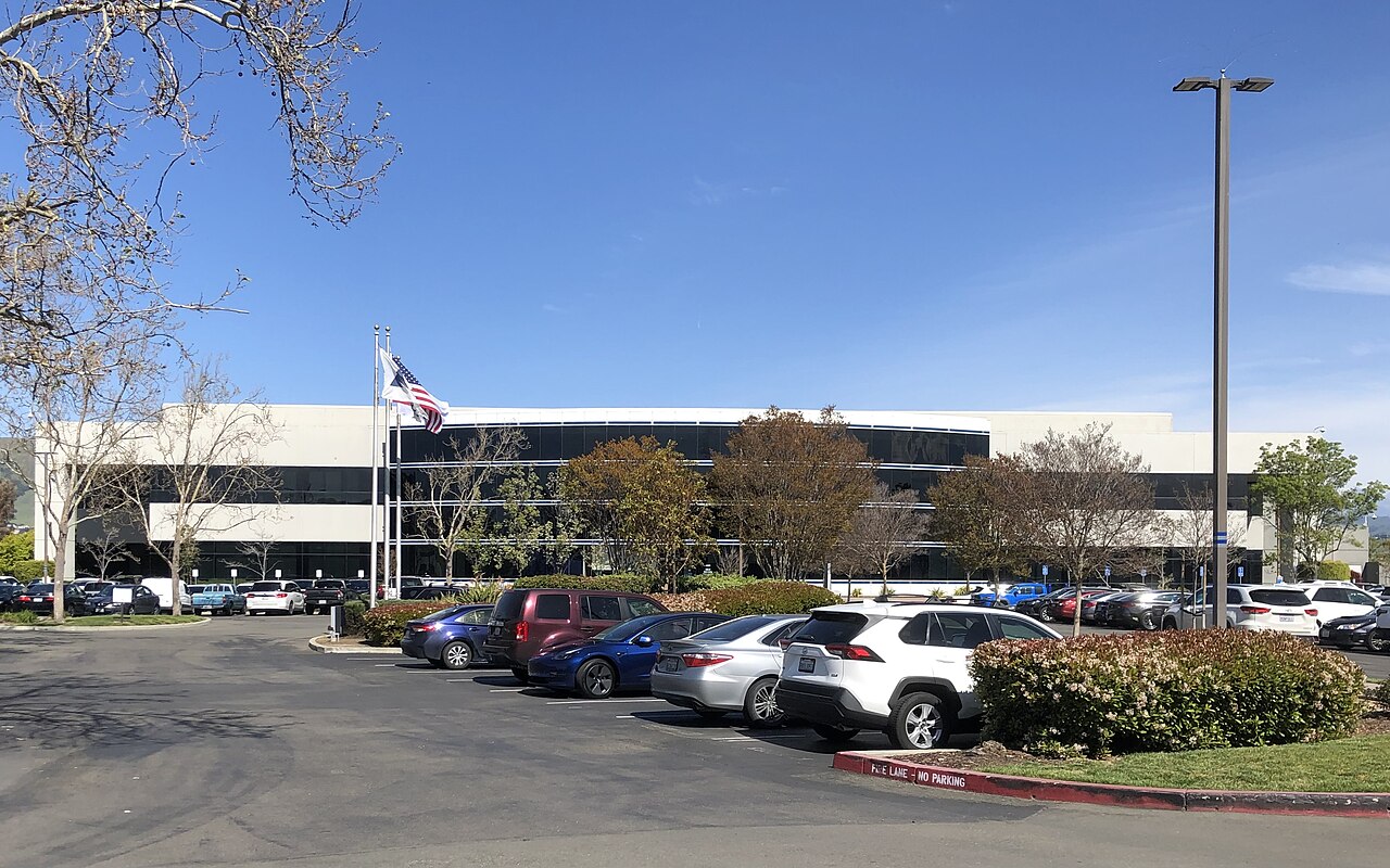 Lam Research Beats Estimates With $8.22B Revenue, Then Shares Fall
